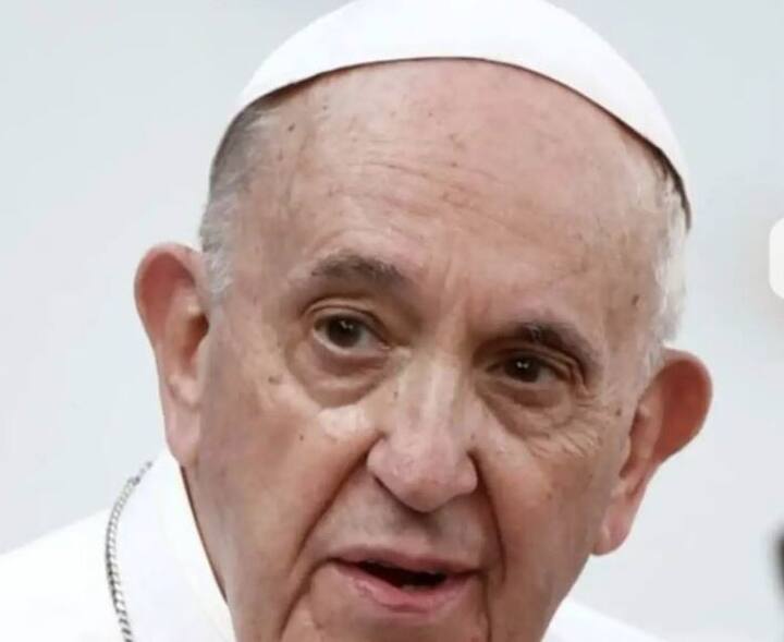 ਪੋਪ ਫਰਾਂਸਿਸ ਨੇ ਕੁਝ ਸਾਲ ਪਹਿਲਾਂ ਇੱਕ ਮੈਕਸੀਕਨ ਮੀਡੀਆ ਚੈਨਲ ਨਾਲ ਇੰਟਰਵਿਊ ਵਿੱਚ ਆਪਣੀ ਆਖਰੀ ਇੱਛਾ ਸਾਂਝੀ ਕੀਤੀ ਸੀ। ਉਸਨੇ ਕਿਹਾ ਸੀ ਕਿ ਉਹ ਰੋਮ ਦੇ ਸੇਂਟ ਮੈਰੀ ਮੇਜਰ ਬੇਸਿਲਿਕਾ ਵਿੱਚ ਦਫ਼ਨਾਇਆ ਜਾਣਾ ਚਾਹੁੰਦਾ ਸੀ, ਨਾ ਕਿ ਵੈਟੀਕਨ ਸਿਟੀ ਵਿੱਚ ਜਿੱਥੇ ਰਵਾਇਤੀ ਤੌਰ 'ਤੇ ਪੋਪਾਂ ਨੂੰ ਦਫ਼ਨਾਇਆ ਜਾਂਦਾ ਹੈ।