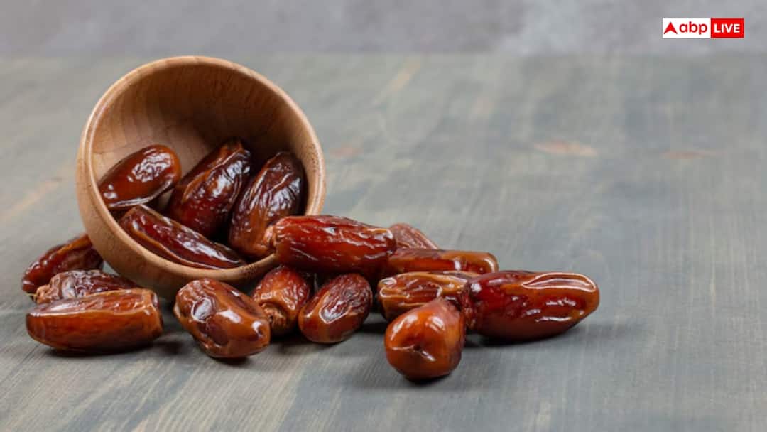 Can we eat dates in summer Know benefits and right way to eat  क्या गर्मियों में खा सकते हैं छुहारा? जानिए फायदे और खाने का सही तरीका