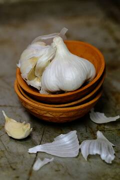 Can Garlic Fight Cancer:  कर्करोगाशी लढण्यासाठी लसूण फायदेशीर? जाणून घ्या सत्य!