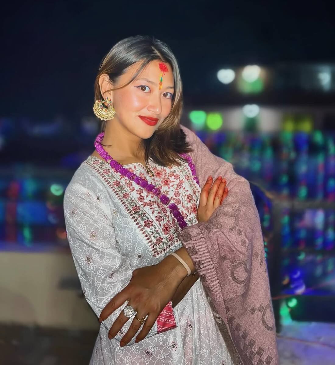 Ashmina Karmacharya: ସୋସିଆଲ ମିଡିଆରେ ହଇଚଇ, ସୁନ୍ଦରୀ କ୍ରିକେଟରଙ୍କ ସାମ୍ନାରେ ...