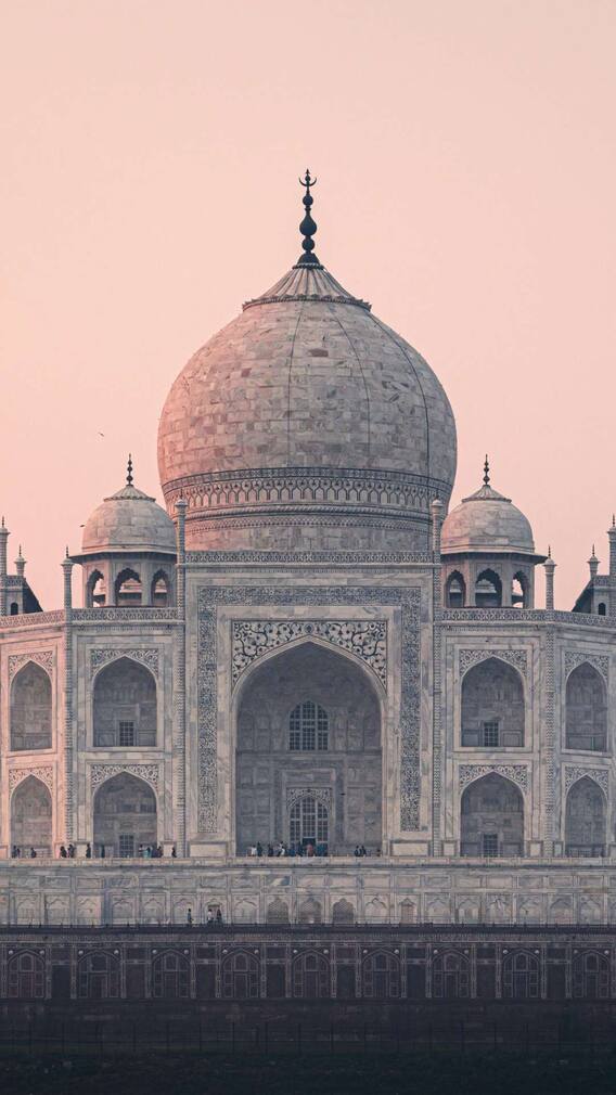 ताजमहल में दफन किया गया था किस मुगल का सिर