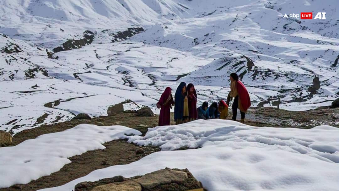 Winter In Monsoon! Snow Blankets Himachal Pradesh's Kaza, Pics Surface Winter In Monsoon! Snow Blankets Himachal Pradesh's Kaza, Pics Surface