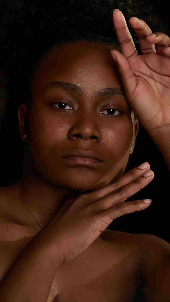 चेहरा काला पड़ने की वजह होती है इस विटामिन की कमी