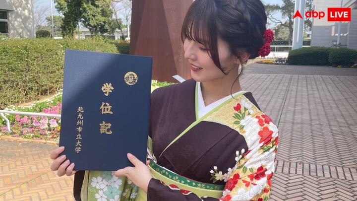 नाकाशिमा, जो लड़कियों के बैंड सकुराजाका 46 की 22 साल की मेंबर थीं, हर दिन फुकुओका यूनिवर्सिटी और टोक्यो के बीच करीब चार घंटे का सफर करती थीं.