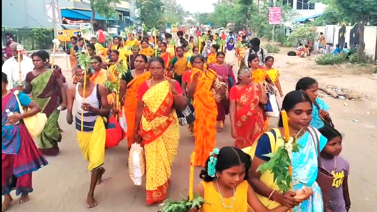 வைத்தீஸ்வரன்கோயிலில் 200 ஆண்டுகளுக்கு மேலாக தொடரும் பாரம்பரிய வழிபாடு - பலநூறு கிலோமீட்டர் பாதயாத்திரையாக வந்து தரிசனம் செய்யும் பக்தர்கள்.