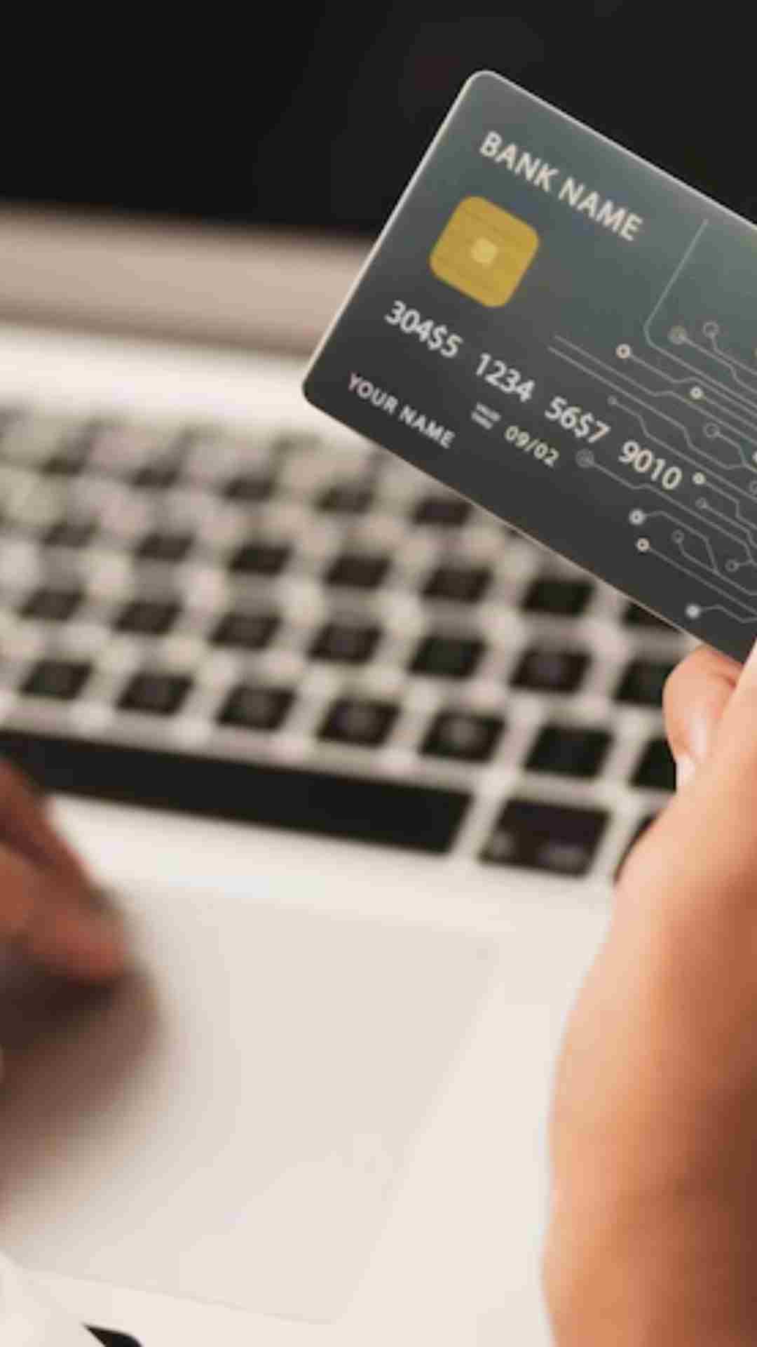 EMV का पूरा नाम Europay, Mastercard और Visa है, जो एक ग्लोबल स्टैंडर्ड है. यह चिप आधारित भुगतान प्रणाली को सुरक्षित बनाने के लिए विकसित की गई है.