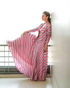 Urmila Matondkar : मराठमोठ्या उर्मिला मातोंडकरचा क्लासी लूक; पाहा नवा अंदाज!