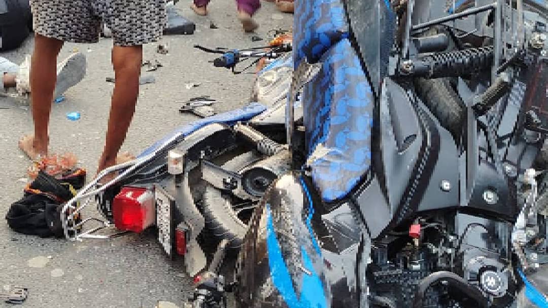 समस्तीपुर में हादसों का दिन रहा मंगलवार, अलग-अलग सड़क दुर्घटना में 5 लोगों की मौत, 8 लोग घायल Bihar 5 youths died in a road accident in Samastipur more than 8 injured ann समस्तीपुर में हादसों का दिन रहा मंगलवार, अलग-अलग सड़क दुर्घटना में 5 लोगों की मौत, 8 लोग घायल