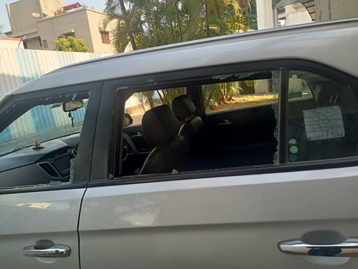 या घटनेमुळे परिसरात एकच खळबळ उडाली असून, नागरिकांमध्ये भीतीचं वातावरण निर्माण झालं आहे. पोलिसांकडून पुढील तपास सुरू आहे.