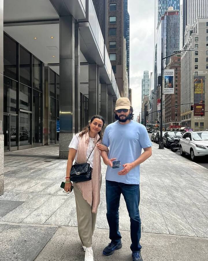 The family outing comes amid reports that her husband, Mahesh Babu, has been summoned by the ED in a money laundering case.