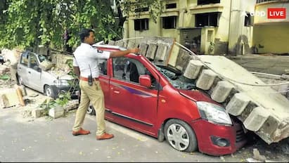 Car Insurance Rules: ਜੇ ਹਵਾ ਕਾਰਨ ਤੁਹਾਡੀ ਕਾਰ ਤੇ ਕੰਧ ਡਿੱਗ ਜਾਂਦੀ ਹੈ, ਤਾਂ ਕੀ ਤੁਸੀਂ ਅਜਿਹੀ ਸਥਿਤੀ ਵਿੱਚ ਬੀਮਾ ਕਰਵਾਉਂਦੇ ਹੋ ? ਜਾਣੋ ਇਸ ਸੰਬੰਧੀ ਕਿਹੜੇ ਨਿਯਮ ਤੈਅ ਕੀਤੇ ਗਏ ਹਨ।