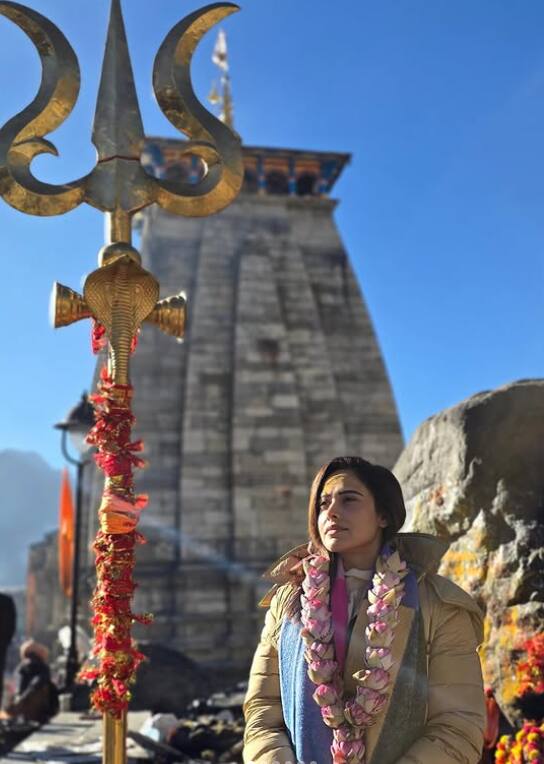 Nusrat further said that there is no logic behind their temple to visit and they reach. He also said that he had felt very relaxed there by going to Kedarnath. He said that he sat there for a long time and saw the energy and things there.