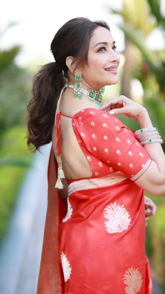 इस एक ड्रिंक की वजह से 57 की उम्र में 35 की दिखती हैं माधुरी दीक्षित