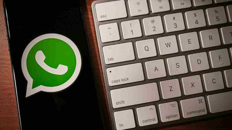 WhatsApp new features to be roll out soon Now chat in any language on Android and get instant translation WhatsApp का नया धमाका! अब एंड्रॉयड पर किसी भी भाषा में चैट करें और तुरंत ट्रांसलेट पाएं, वो भी बिना इंटरनेट के