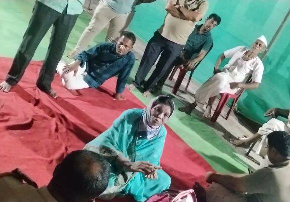 महत्वाचं म्हणजे या महिलेनं कृष्णा आंधळेबाबत आपल्याकडे पुरावे असल्याचा खळबळजनक दावा देखील केला.