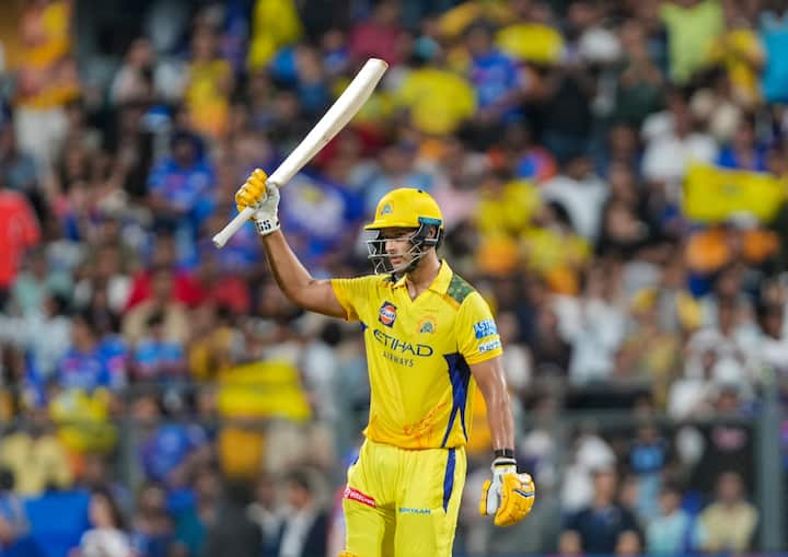 टीम इंडियाचा युवा खेळाडू आणि आयपीएलमध्ये चेन्नई सुपर किंग्जचं प्रतिनिधीत्व करणाऱ्या शिवम दुबेनं मोठा निर्णय घेतला आहे.