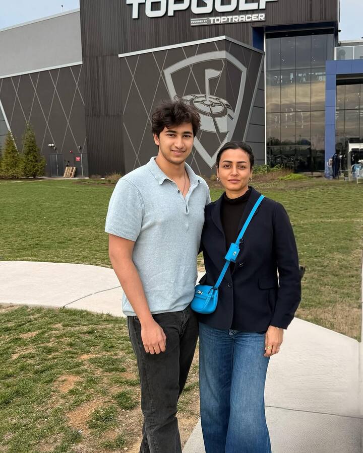 Her sister Shilpa reacted to the post with several heart emojis, showing support.