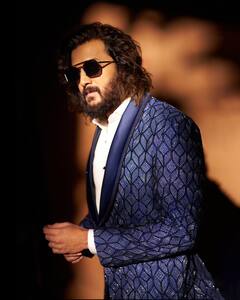 Earth Day 2025: शाहरुख खान से लेकर माधुरी दीक्षित तक, इन स्टार्स के पास हैं इलेक्ट्रिक कार, देखें लिस्ट