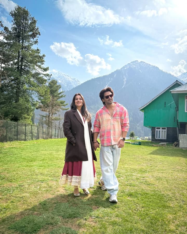 दीपिका कक्कड़ ने बेटे रूहान को जन्म देने के बाद एक्टिंग से दूरी बना ली है. हालांकि उन्होंने कुकिंग रिएलिटी शो ‘सेलिब्रिटी मास्टर शेफ’ में हिस्सा लिया था.