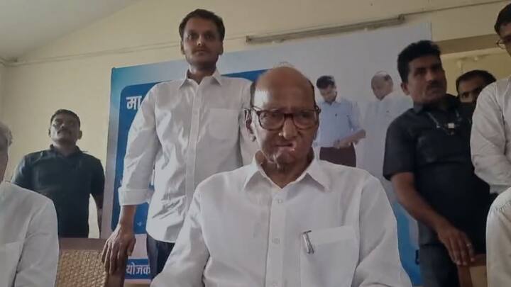 पण एक लोक गोष्ट लक्षात ठेवा. आम्ही राजकारण करतो तेव्हा सरकार आमच्या हाती असायचं. युगेंद्र काम करत असताना सरकार त्याच्या हाती नाही.