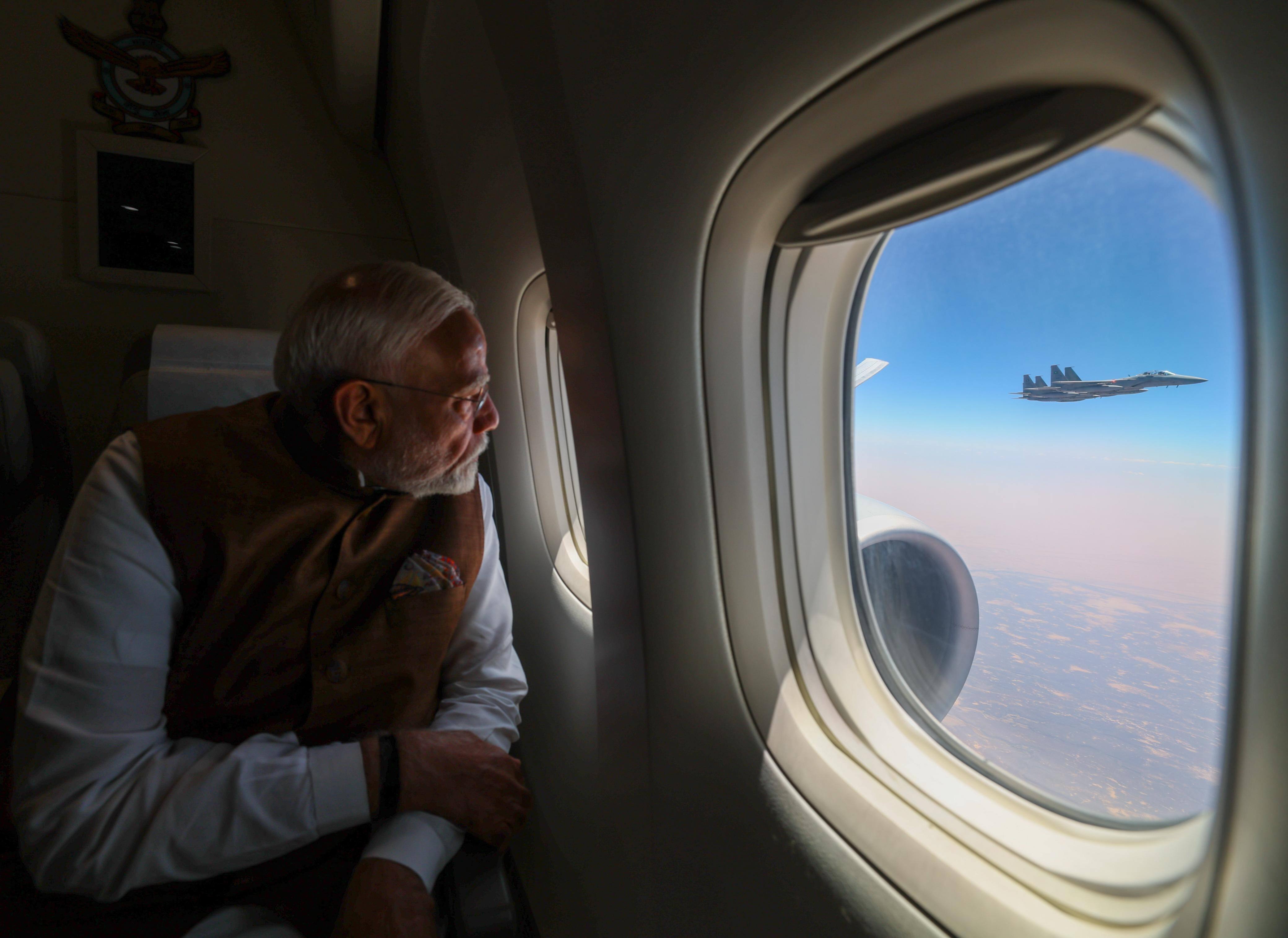 PM Modi Saudi Arab Visit: સાઉદી અરબ પહોંચ્યા પીએમ મોદી, જેદ્દાહમાં થયુ ભવ્ય સ્વાગત, રૉયલ સાઉદી એરફૉર્સના F-15 ફાઇટર જેટ્સે કર્યું એસ્કૉર્ટ