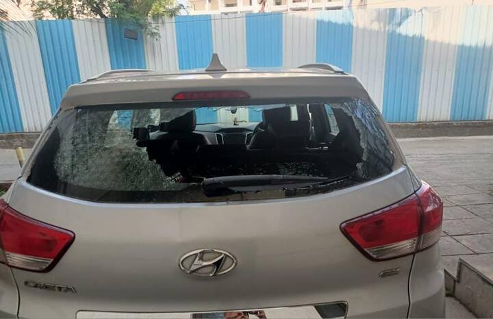 पोलिसांनी दिलेल्या माहितीनुसार, या प्रकरणी तक्रार दाखल होताच तातडीने कारवाई करत तीन आरोपींना अटक करण्यात आली असून उर्वरित दोघांचा शोध सुरू आहे.