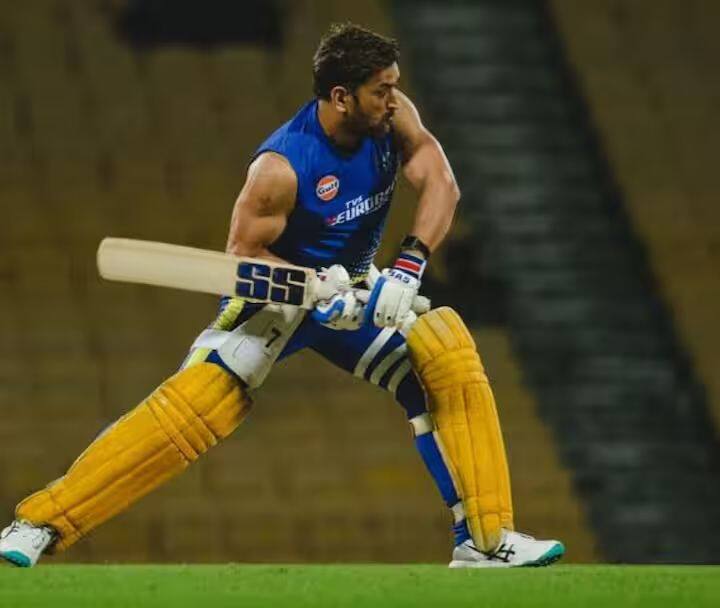 एमएस धोनी, शुभमन गिल, यशस्वी जैस्वाल, ऋषभ पंत आदी क्रिकेटपटूंनी त्यांच्या आहारात मांसाहाराचा समावेश करतात. सूर्यकुमार यादव, दीपक चहर, अर्जुन तेंडुलकर इत्यादी क्रिकेटपटूही मांसाहारी आहेत.