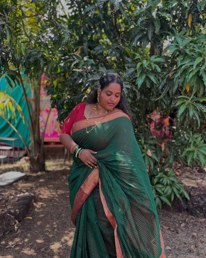 तसेच, 'विकी वेलिंगकर', 'स्कूल कॉलेज आणि लाइफ', 'सलमान सोसायटी', 'फुलवंती' आणि 'इलू इलू 1998' यांसारख्या मराठी चित्रपटांमध्येही ती झळकली आहे.​