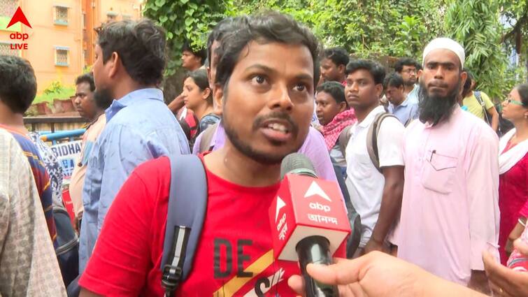SSC Case teachers continue movement in front of ssc bhavan acharya sadan raises several question SSC Case: 'পর্ষদ, কমিশন কাউকে ছাড়ব না, আগুন জ্বলবে; আমাদের পেটে খিদে নেই ?' হুঙ্কার চাকরিহারার