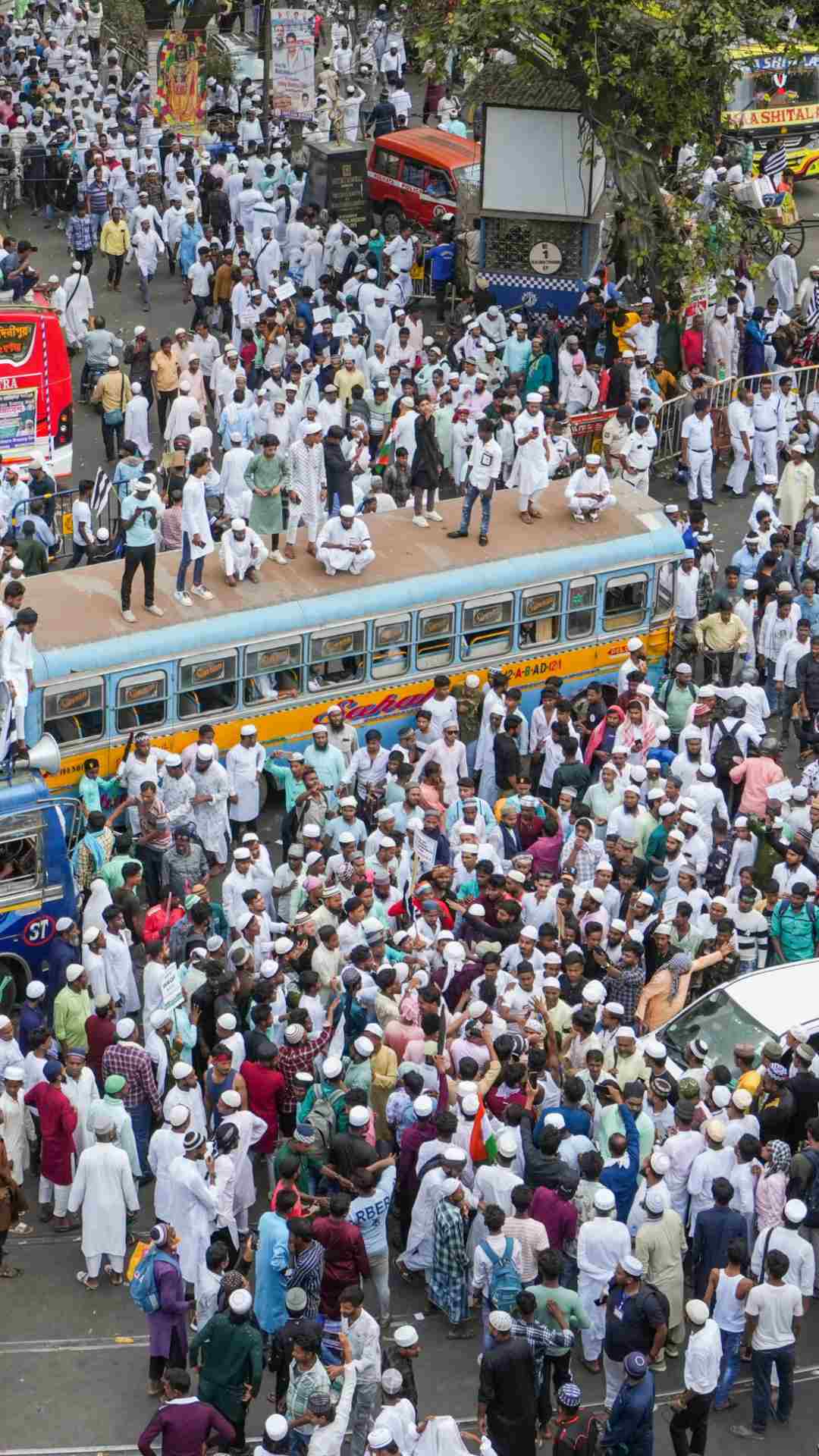 वक्फ बिल को लेकर देश में काफी बवाल मचा हुआ है