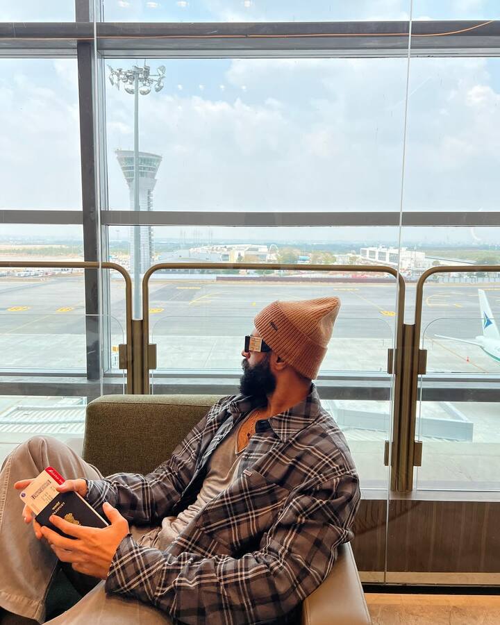 బాధితులకు , వారి కుటుంబాలకు అండగా నిలుస్తాం..భారత్ ఎప్పటికీ ఉగ్రవాదానికి తలవంచదంటూ పోస్టులో రాసుకొచ్చాడు విజయ్ దేవరకొండ