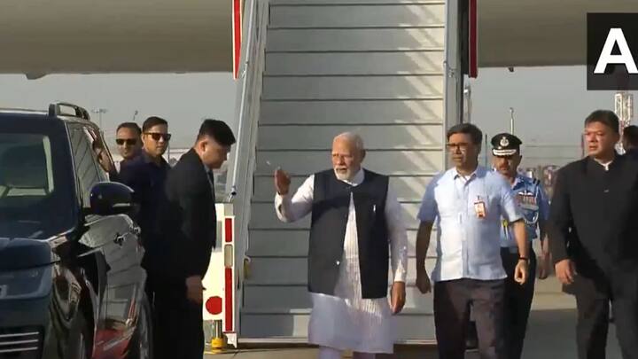 केंद्रीय गृहमंत्री अमित शाह हे सध्या श्रीनगरमध्ये आहेत. ते आज पहलगामला जाऊ शकतात.