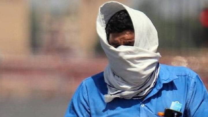 महाराष्ट्रानंतर देशात सर्वाधिक तापमान ओडिशा जिल्ह्यात असून झरसुगुडा येथे 45.4 अंश सेल्सियस तापमानाची नोंद झाली आहे.