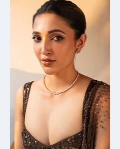 Neha Shetty : హీట్ వేవ్ అంటూ పరదాలు తొలగించిన రాధిక..మీకు తప్పదిక ఉక్కపోత!