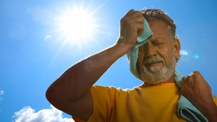 छत्तीसगढ तापमानाच्या बाबतीत 4 थ्या क्रमांकावर असून 43.8 अंश सेल्सियस तापमान नोंदवले आहे. मध्य प्रदेशच्या मंडला शहरातील हे तापमान आहे.