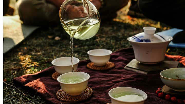 आपण आपल्या दिवसाची सुरुवात नेहमी निरोगी पेयाने केली पाहिजे, जेणेकरून आपल्याला संपूर्ण दिवस ताजेतवाने वाटेल.