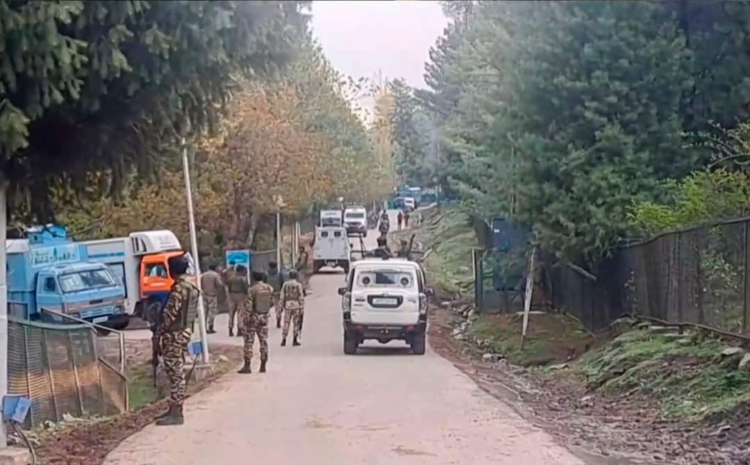 Kashmir Terror Attack: बदला शुरू, पहलगाम के बाद उरी में नापाक हरकत, सेना ने ढेर किए दो आतंकी Pahalgam Terror Attack two Terrorists killed in URI IED weapons recovered tried to infiltrate in Baramulla Kashmir Terror Attack: बदला शुरू, पहलगाम के बाद उरी में नापाक हरकत, सेना ने ढेर किए दो आतंकी