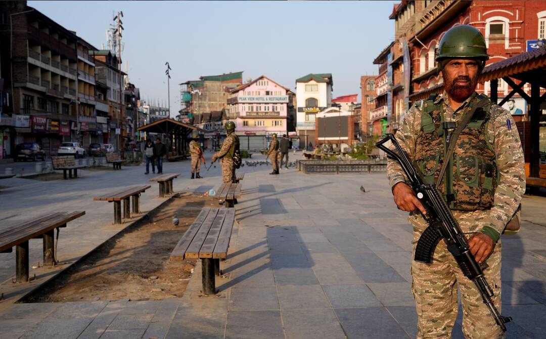Jammu Kashmir Terror Attack Intelligence Agencies Warned about hot summer at pahalgam Pahalgam Terror Attack: 'हॉट समर', पहलगाम को लेकर पहले ही आ गया था इंटेलीजेंस इनपुट, मिल रहे थे ISI, जैश, लश्कर और हमास, फिर कैसे हुई चूक?