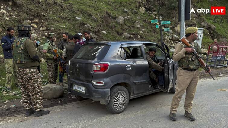 आतंकियों ने इस खतरनाक हथियार से बरसाईं गोलियां, जानें क्यों है ये आतंक की पहली पसंद pahalgam terrorist attack they used this deadly weapon know why it is the first choice of terrorists आतंकियों ने इस खतरनाक हथियार से बरसाईं गोलियां, जानें क्यों है ये आतंक की पहली पसंद