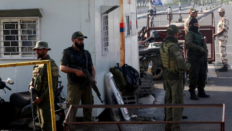 Pahalgam Kashmir Terror Attack over 1,500 detaines arrested kashmir valley Pahalgam Attack: பஹல்காம் தாக்குதல் எதிரொலி! 1500 பேர் அதிரடி கைது! ஆக்சனில் இறங்கிய இந்தியா