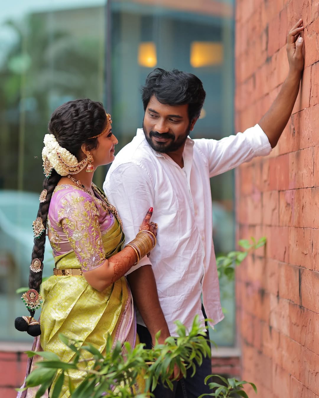 கணவரை பற்றி பேசியது ஒரு குத்தமா? ஃபேக் ஐடியில் வந்து திட்டிய நெட்டிசன்களுக்கு நடிகையின் தரமான பதிலடி!