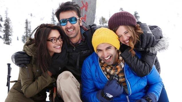 ये जवानी है दिवानी (Yeh Jawaani Hai Deewani): रणबीर कपूर, दीपिका पादुकोण स्टारर 'ये जवानी है दीवानी' सिनेमातील काही सीन्समध्ये कश्मीरला मनाली म्हणून दाखवण्यात आलं आहे.