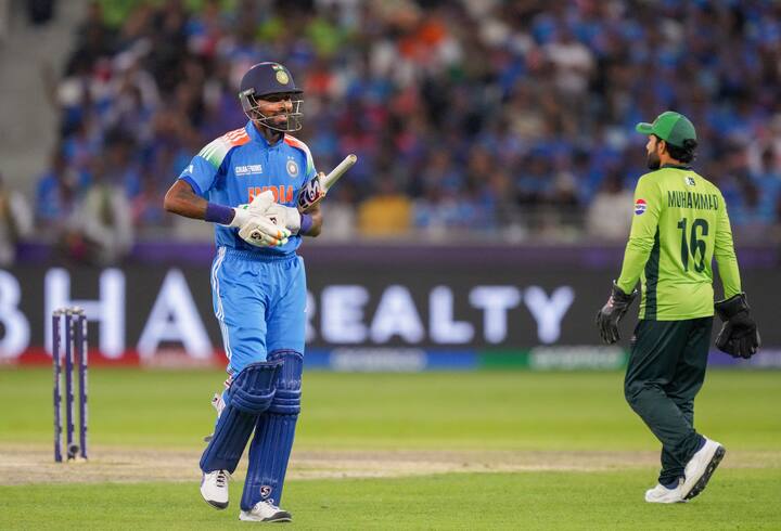 इस बार एशिया कप टी20 फॉर्मेट में खेला जाएगा. ऐसा माना जा रहा है कि भारत-पाकिस्तान समेत 8 टीमें टूर्नामेंट का हिस्सा होंगी. 8 टीमों को दो ग्रुप में बाटा जाएगा. भारत और पाकिस्तान को एक ही ग्रुप में रखा जा सकता है.