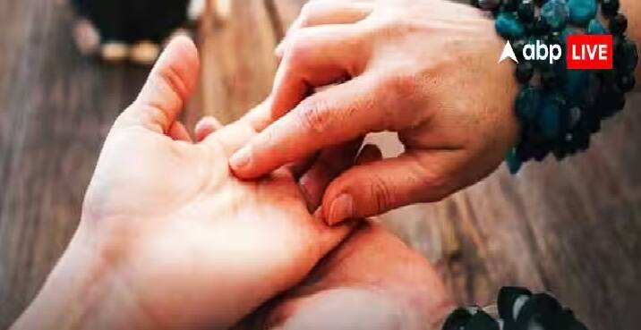 Palmistry: હસ્તરેખાશાસ્ત્રમાં કેટલાક ખાસ ચિહ્નો છે જે સંપત્તિ અને સફળતા દર્શાવે છે. ત્રિકોણ, ઊંડી ભાગ્ય રેખાઓ, સૂર્ય રેખા, બુધ પર્વત અને માછલીનો આકાર ધન અને સમૃદ્ધિની તકો પૂરી પાડે છે.