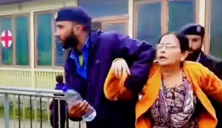 એક લાચાર મહિલા રડી રહી હતી અને પોતાના પતિને બચાવવા આજીજી કરી રહી હતી. પીડિતાએ પહલગામમાં આતંકવાદીઓને પ્રવાસીઓ પર ગોળીબાર કરતા જોયા હતા. વીડિયોમાં મહિલા કહેતી જોવા મળી રહી છે કે, કૃપા કરીને મારા પતિને બચાવો. તેને વારંવાર આજીજી કરતા સાંભળી શકાય છે.