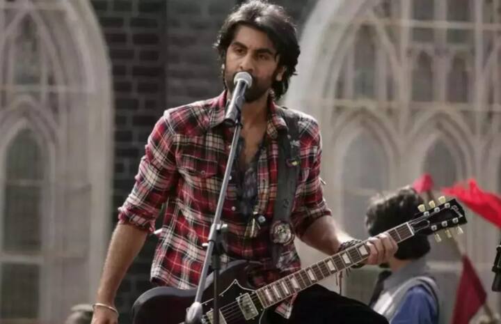 रॉकस्टार (Rockstar): रणबीर कपूर आणि नरगिस स्टारर 'रॉकस्टार'च्या काही सीन्सची शुटिंग कश्मीर आणि पहलगाममध्ये करण्यात आलेली.