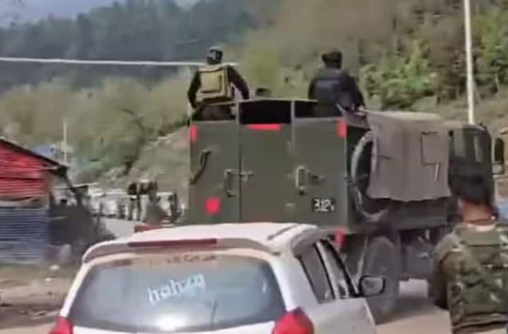 એક વરિષ્ઠ પોલીસ અધિકારીએ જણાવ્યું કે ગોળીબારનો અવાજ સાંભળ્યા બાદ સુરક્ષા દળો પહેલગામ પર્યટન સ્થળની બૈસરન ખીણ તરફ ગયા.