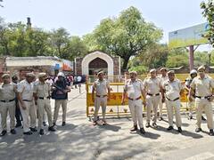 In Photos: पहलगाम आतंकी हमले के बाद दिल्ली में हाई अलर्ट, कुतुब मीनार की सुरक्षा बढ़ाई गई