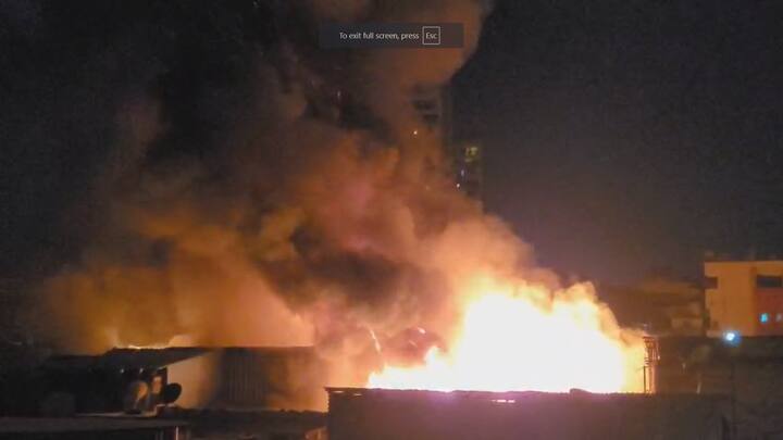 दरम्यान, अजूनही आग विझवण्याचे शर्तीचे प्रयत्न अग्निशामक विभागाकडून सुरू आहेत.