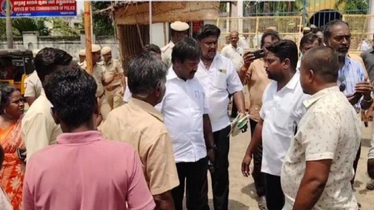 திருச்சி மாநகர காவல் ஆணையர் அலுவலகத்தில் திரண்ட நூற்றுக்கணக்கான மக்கள்: எதற்காக தெரியுங்களா?